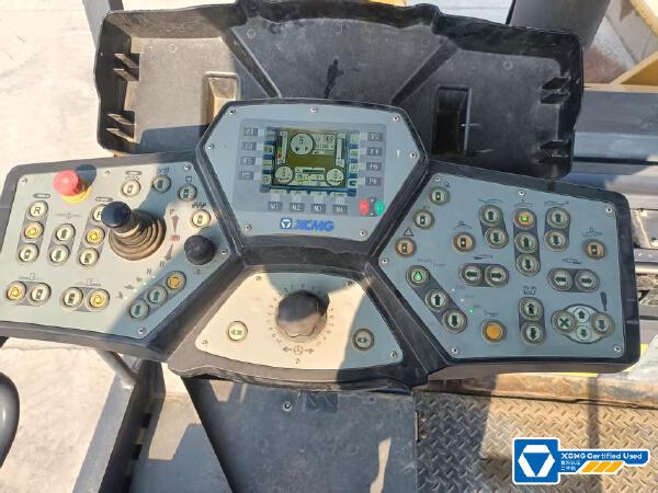 徐工RP1253T攤鋪機