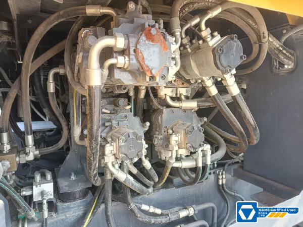 徐工RP1253T攤鋪機(jī)