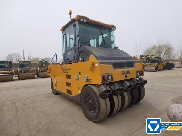 徐工XP305IV輪胎壓路機(jī)