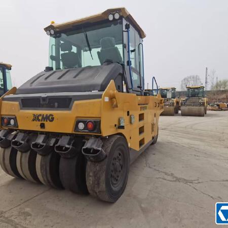 徐工XP305IV轮胎压路机