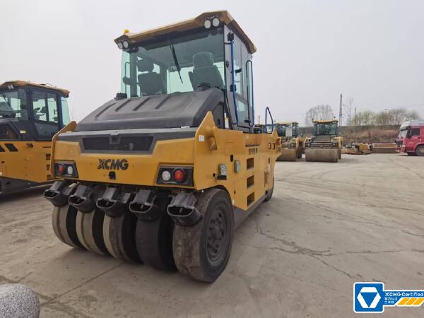 徐工XP305IV輪胎壓路機(jī)