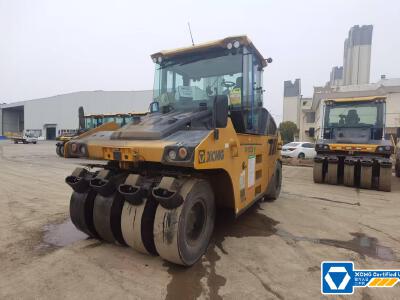 徐工XP305SIV輪胎壓路機(jī)