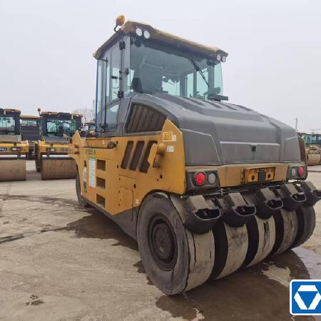 徐工XP305SIV轮胎压路机