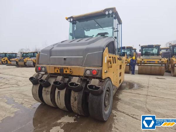 徐工XP305SIV輪胎壓路機