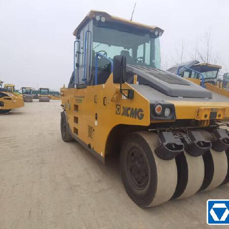 徐工XP305IV轮胎压路机