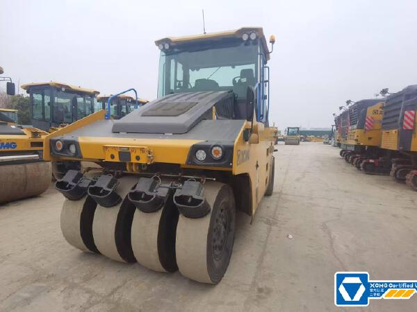 徐工XP305IV輪胎壓路機(jī)