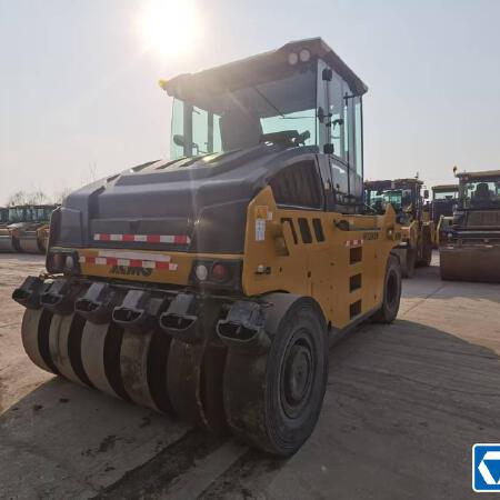 徐工XP305KSIV轮胎压路机