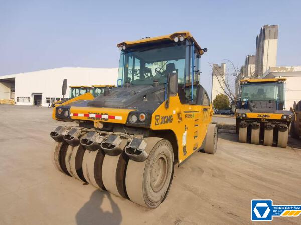 徐工XP305KSIV輪胎壓路機(jī)