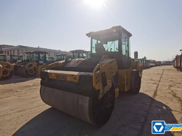 徐工XD135TCIV雙鋼輪壓路機