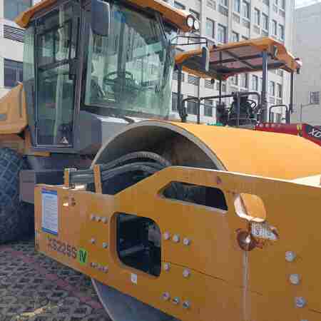 徐工XS225SIV单钢轮压路机