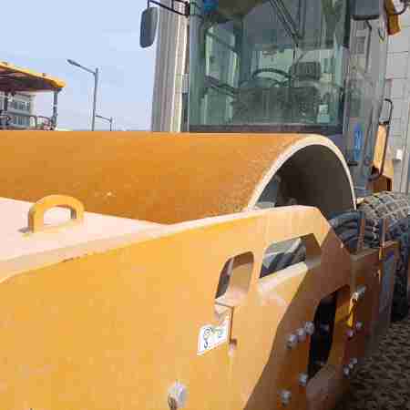 徐工XS225SIV单钢轮压路机