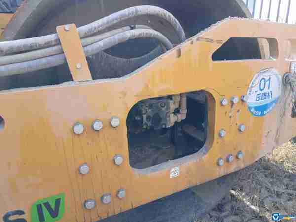 徐工XS225SIV單鋼輪壓路機(jī)