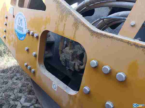 徐工XS225SIV單鋼輪壓路機(jī)