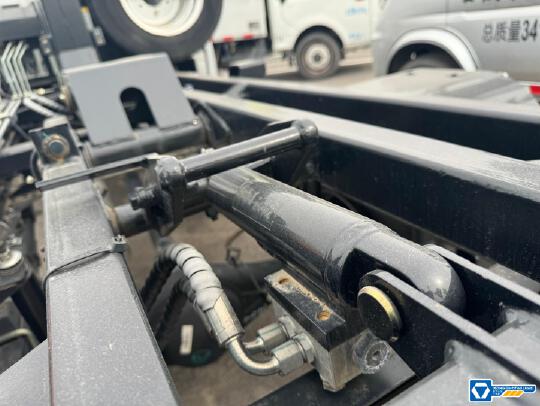 徐工XGH5030ZXXD6車廂可卸式垃圾車