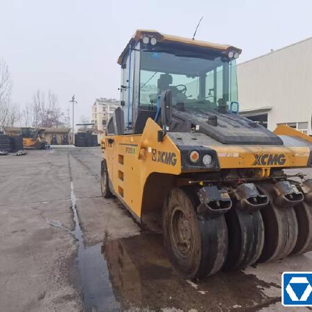 徐工XP305SIV轮胎压路机