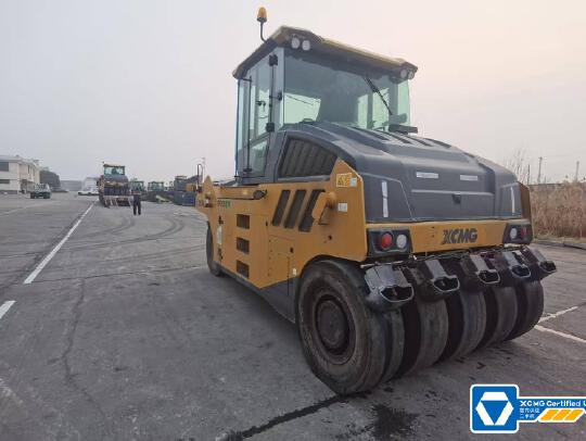 徐工XP305SIV輪胎壓路機