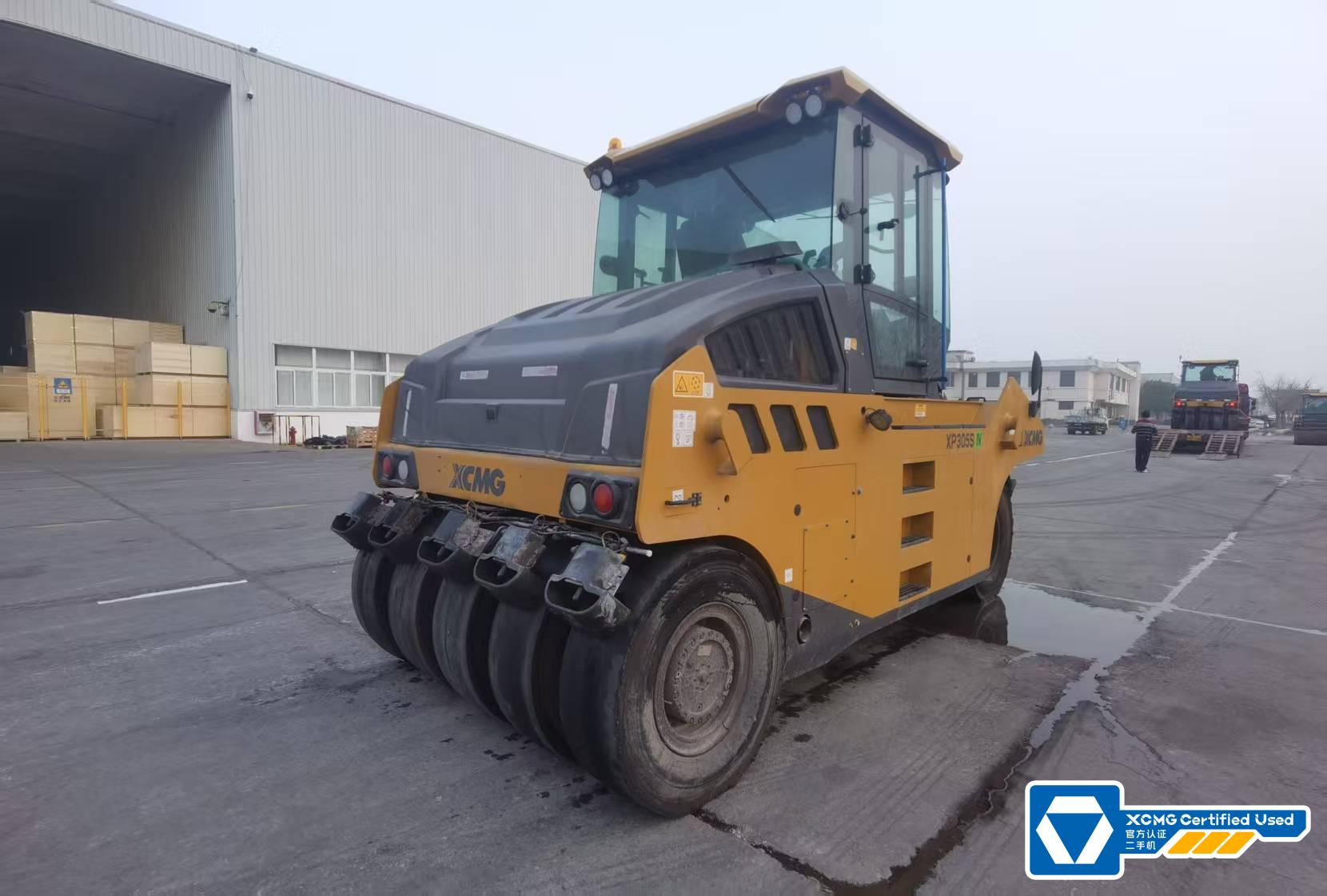 徐工XP305SIV輪胎壓路機(jī)
