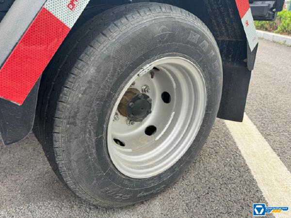 徐工XGH5030ZXXD6車廂可卸式垃圾車
