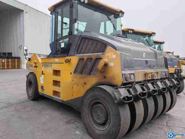 徐工XP305KSIV輪胎壓路機(jī)