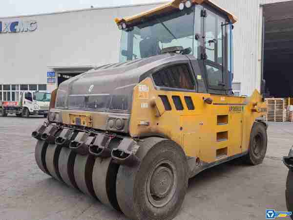 徐工XP305KSIV輪胎壓路機(jī)