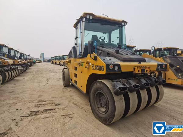 徐工XP305KSIV輪胎壓路機