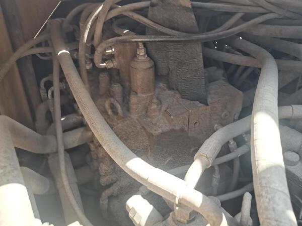 徐工XE470D履帶式挖掘機