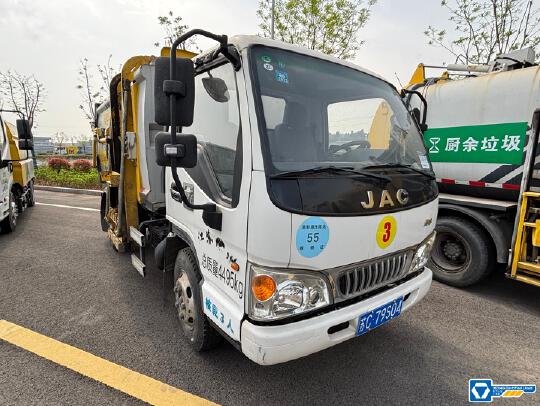 徐工XZJ5040ZZZH5自裝卸式垃圾車