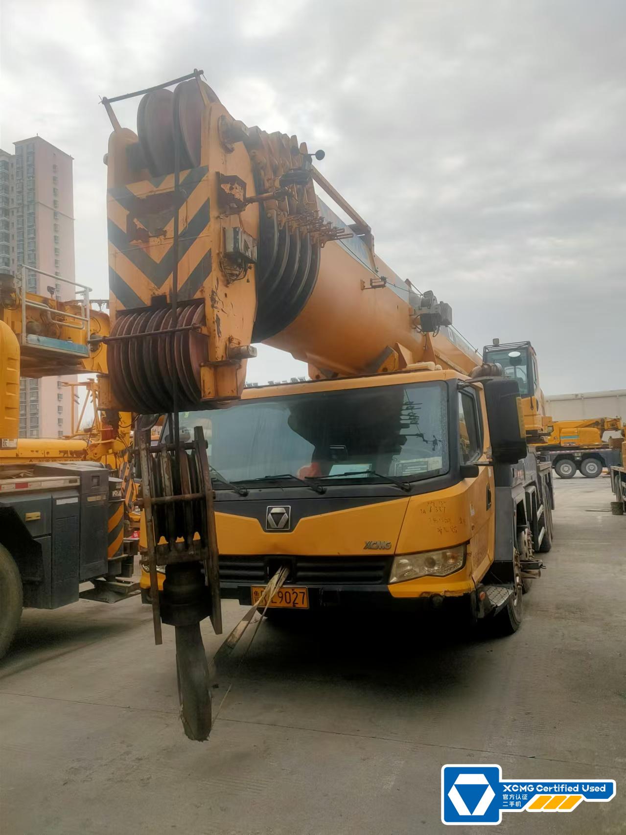 徐工XCT130汽車起重機