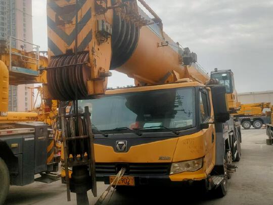 徐工XCT130汽車起重機