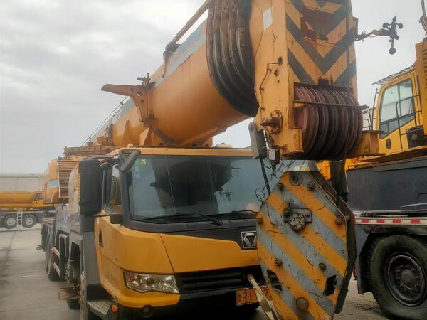 徐工XCT130汽車起重機