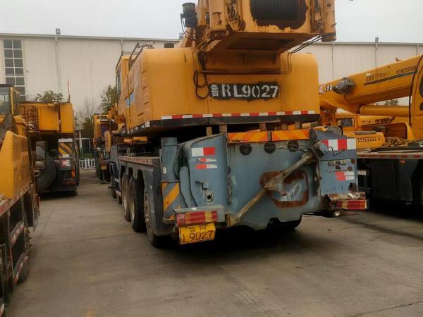 徐工XCT130汽車起重機