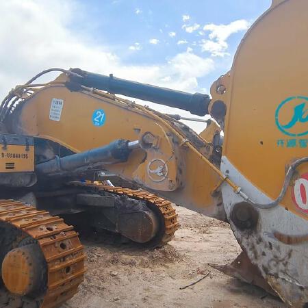 徐工XE700D履带式挖掘机