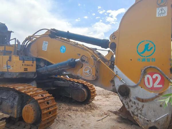 徐工XE700D履帶式挖掘機(jī)