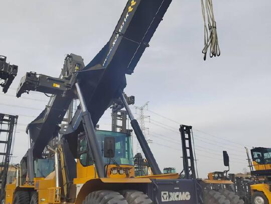 徐工XCS4531K港口移动起重机