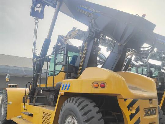 徐工XCS4531K港口移动起重机