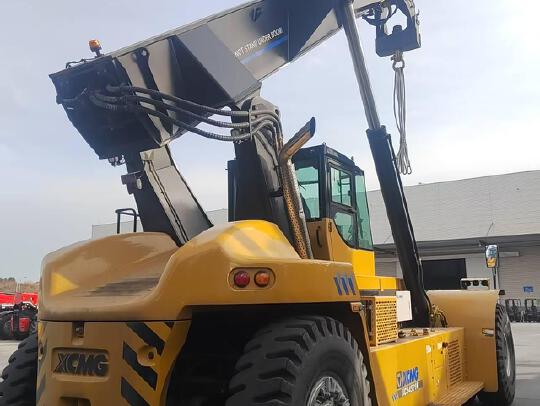 徐工XCS4531K港口移动起重机