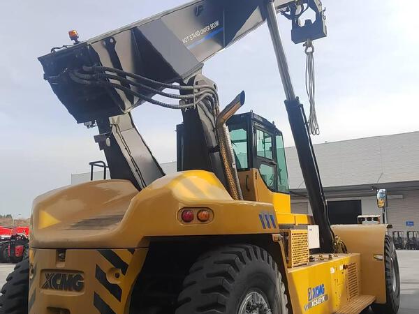 徐工XCS4531K港口移动起重机