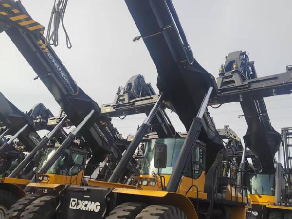 徐工XCS4531K港口移动起重机