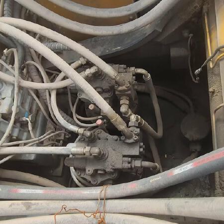 徐工XE700D履带式挖掘机