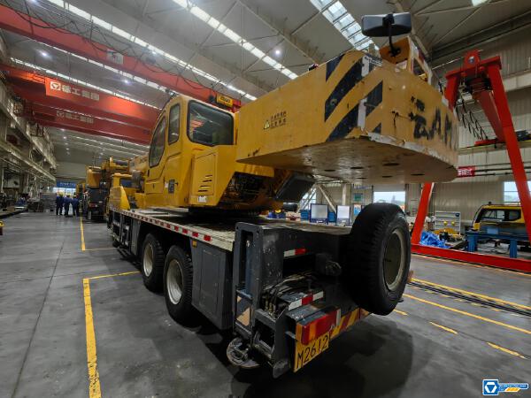 徐工QY25K5F汽車起重機(jī)