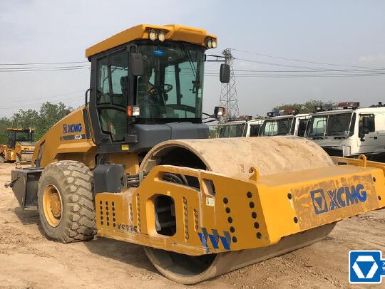 徐工XS335IV單鋼輪壓路機(jī)