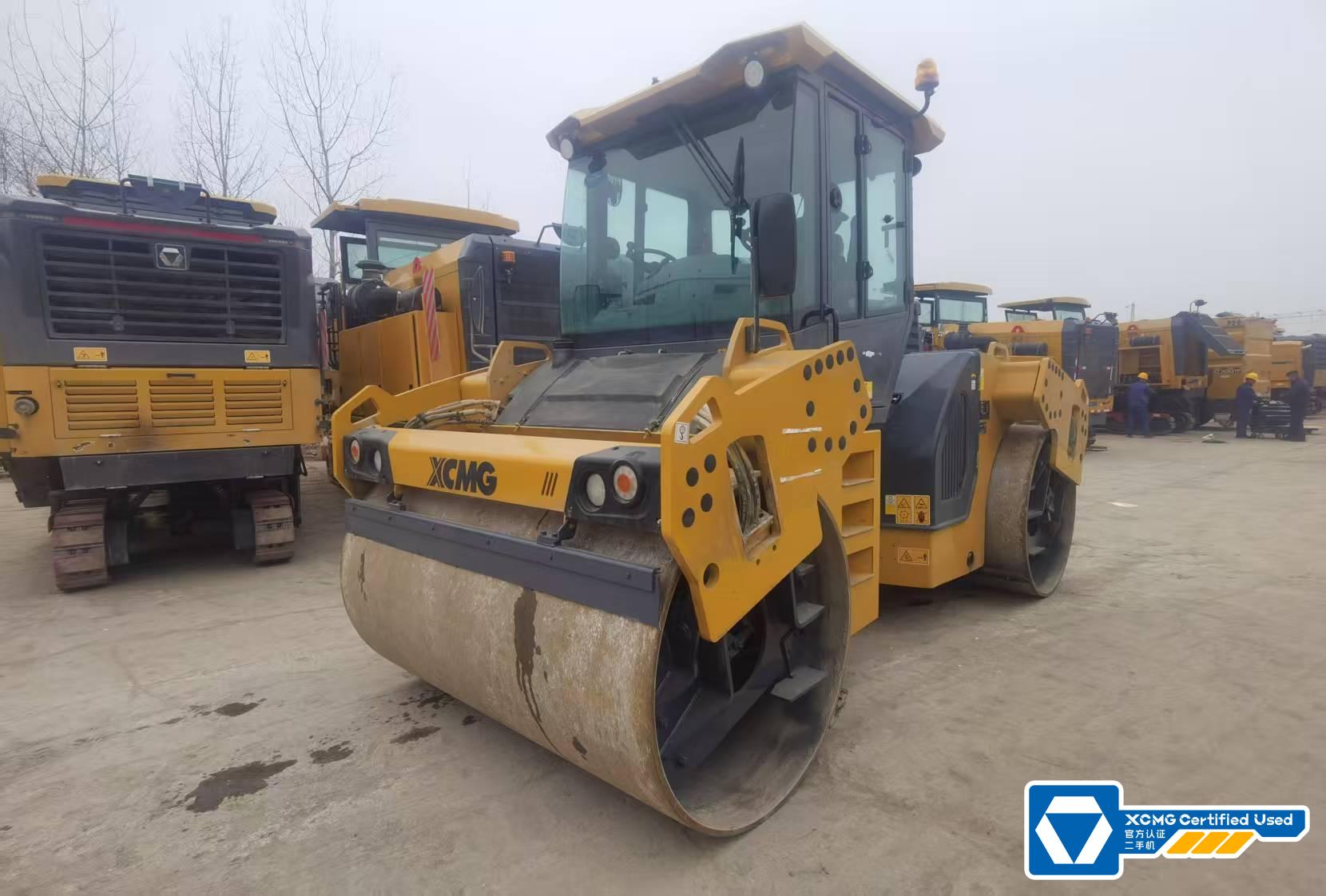 徐工XD135TCIV雙鋼輪壓路機