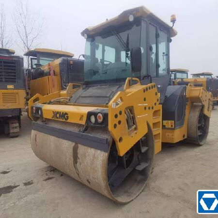 徐工XD135TCIV双钢轮压路机