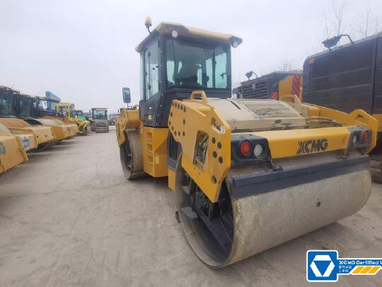 徐工XD135TCIV雙鋼輪壓路機