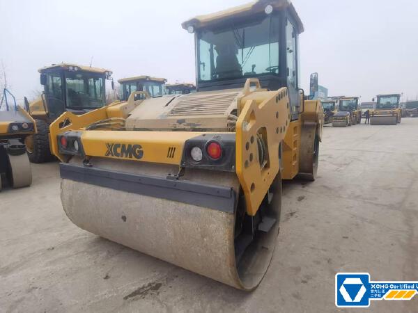 徐工XD135TCIV雙鋼輪壓路機