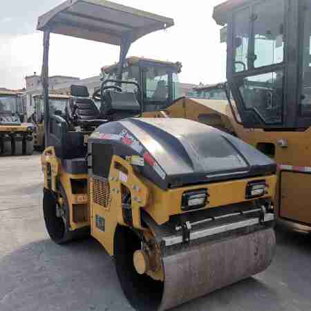 徐工XMR303双钢轮压路机