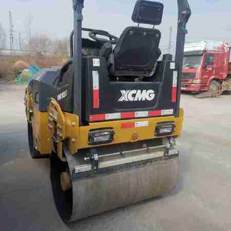 徐工XMR303双钢轮压路机