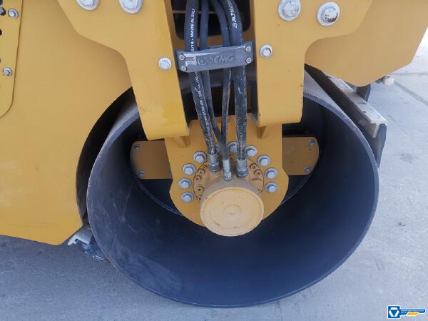 徐工XMR303雙鋼輪壓路機(jī)