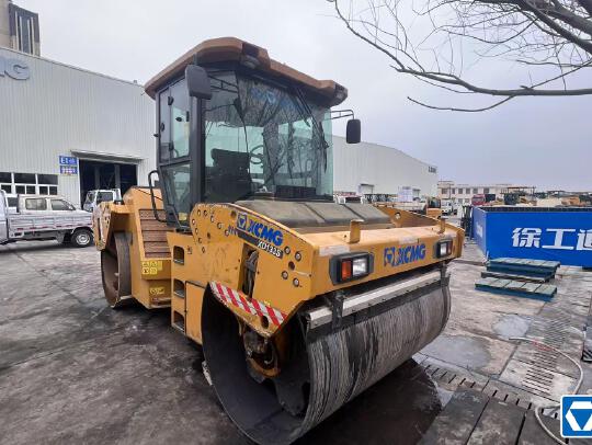 徐工XD133S雙鋼輪壓路機