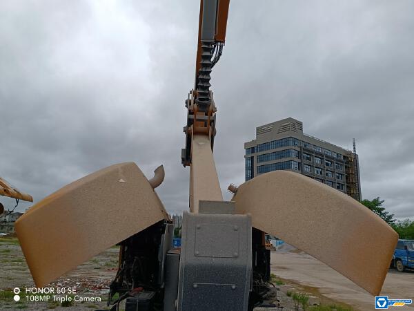 徐工XGS20K直臂式高空作業(yè)平臺(tái)